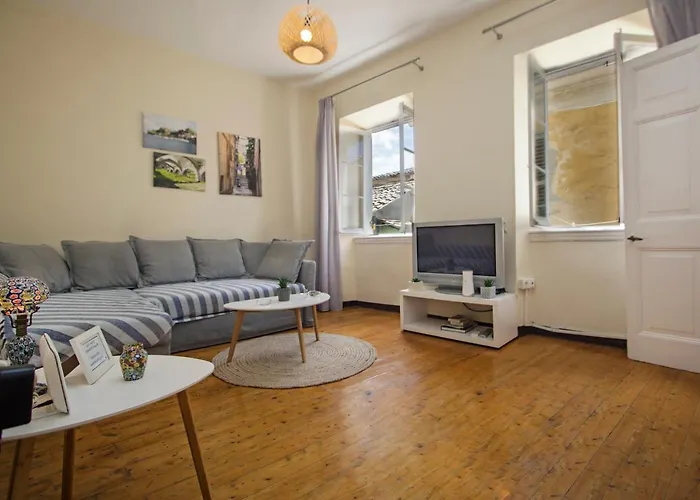 Downtown Apt At Filellinon